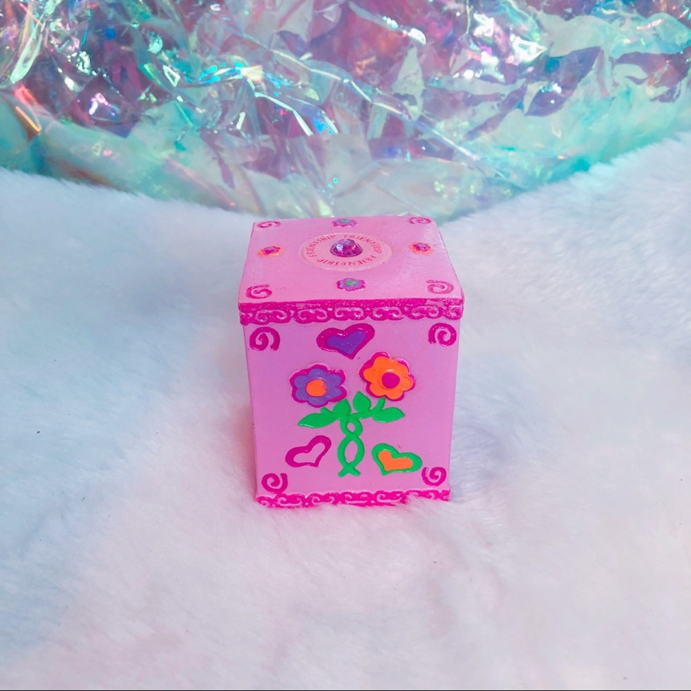 vintage 2000s claire’s coin bank (pink floral)